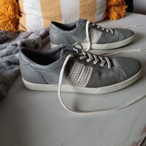 ECCO Street Lite Grey Sneakers Men's Size 8 - great condition!